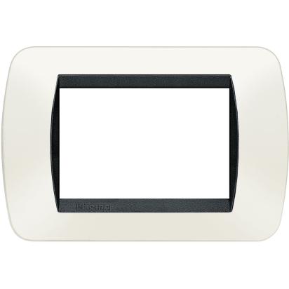Placca 3 posti colore bianco Bticino LivingLight L4803PB