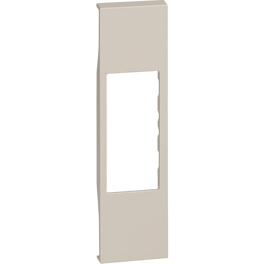 Cover Sabbia per connettori RJ, A/V e lampada di sicurezza Bticino Living Now KM07 Cover per connettori RJ, A/V e lampada di sicurezza. Per art. KW4279C5E, KG4279C5E, KM4279C5E, KW4279C6, KG4279C6, KM4279C6, KW4279C6S, KG4279C6S, KM4279C6S, KW4279C6A, KG4279C6A, KM4279C6A, KW4279C6AS, KG4279C6AS, M4279C6AS, KW4258RJ11, KG4258RJ11, KM4258RJ11, KW4269R, KG4269R, KM4269R, KW4294, KG4294, KM4294 - 1 modulo, Sabbia