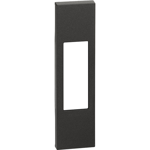 Cover nera 1 modulo Bticino Living Now KG02  Cover per prese standard Italia, pulsante a tirante, interruttore bipolare. Per articoli KW4033 - KW4002 - KW4113 - KW4180 - 1 modulo, Nero.