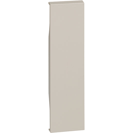 Cover per falsi poli sabbia 1 modulo Bticino Living Now KM00. Cover per falsi poli. Per articolo K4950 - 1 modulo, Sabbia.